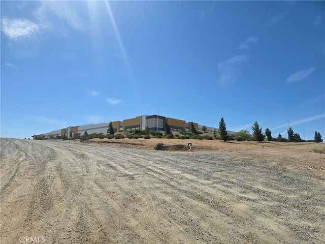0 Cedar St, Oak Hills, CA 92344