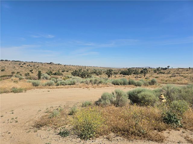 0 Cedar St, Oak Hills, CA 92344