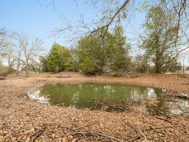 1504 County Road 459, Thorndale, TX 76577