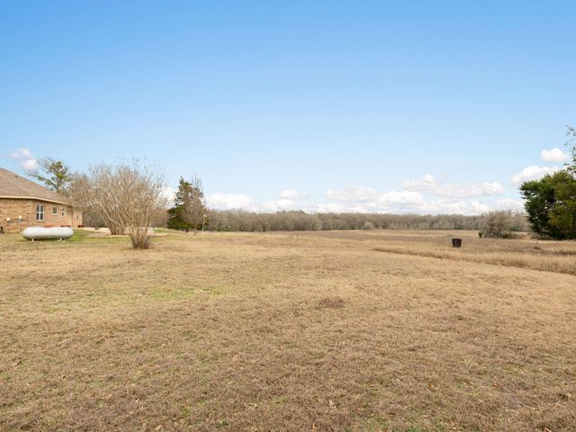 1504 County Road 459, Thorndale, TX 76577