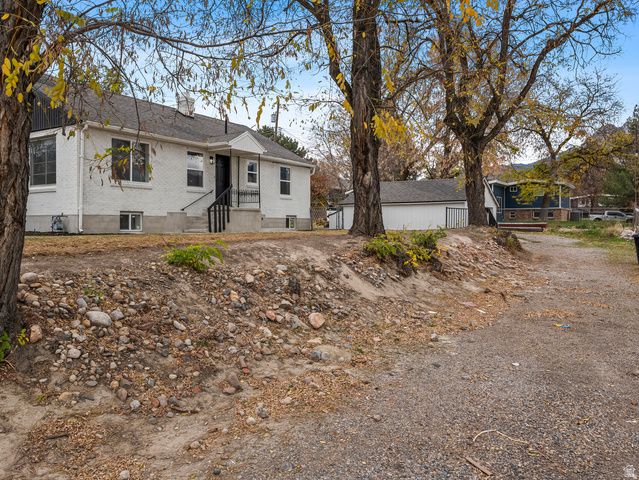 5245 S 900 E, Murray, UT 84117