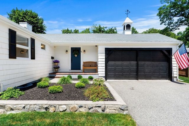 46 Woodcrest Dr, Wakefield, MA 01880