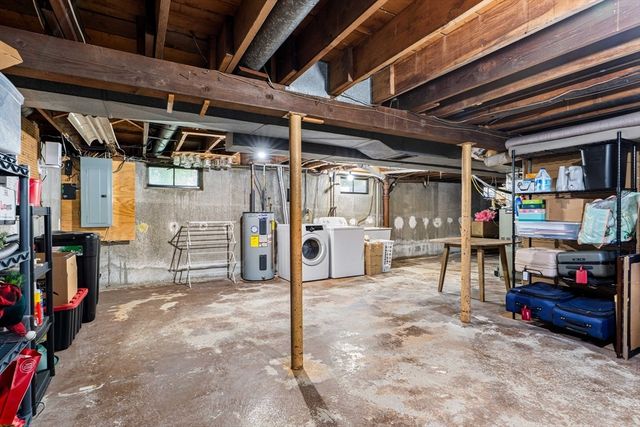 46 Woodcrest Dr, Wakefield, MA 01880