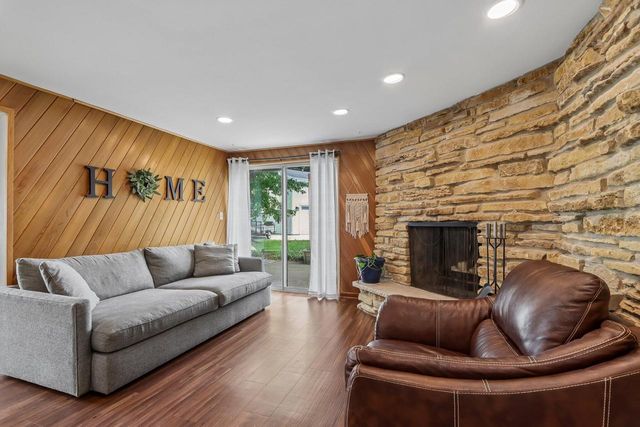 5806 Glen Flora DRIVE, Greendale, WI 53129
