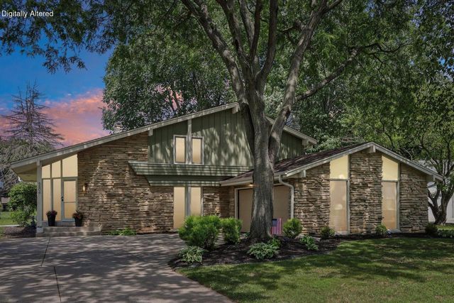 5806 Glen Flora DRIVE, Greendale, WI 53129