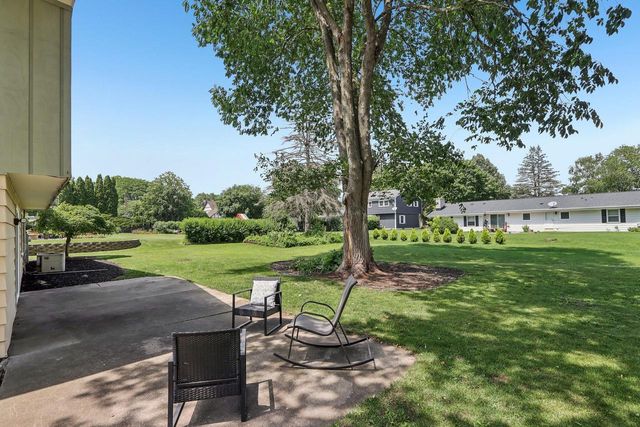 5806 Glen Flora DRIVE, Greendale, WI 53129