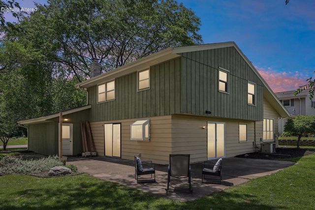 5806 Glen Flora DRIVE, Greendale, WI 53129