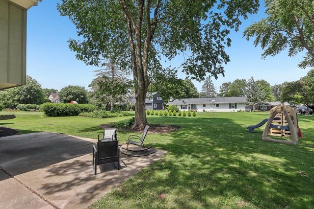 5806 Glen Flora DRIVE, Greendale, WI 53129