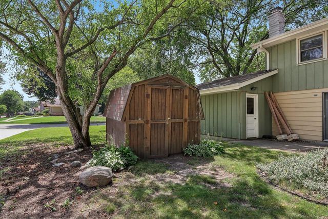 5806 Glen Flora DRIVE, Greendale, WI 53129