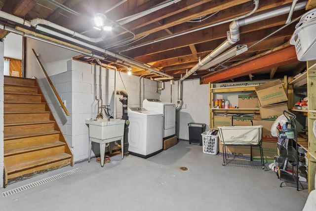 5806 Glen Flora DRIVE, Greendale, WI 53129