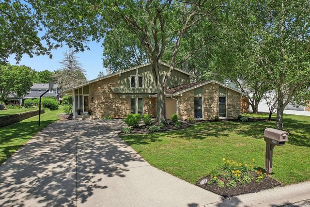 5806 Glen Flora DRIVE, Greendale, WI 53129