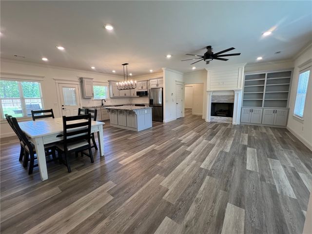 6 Eyemouth Drive, Bella Vista, AR 72715