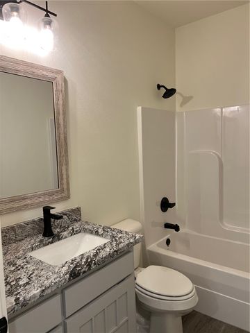 6 Eyemouth Drive, Bella Vista, AR 72715