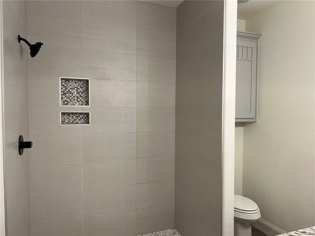 6 Eyemouth Drive, Bella Vista, AR 72715