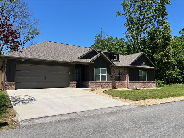 6 Eyemouth Drive, Bella Vista, AR 72715