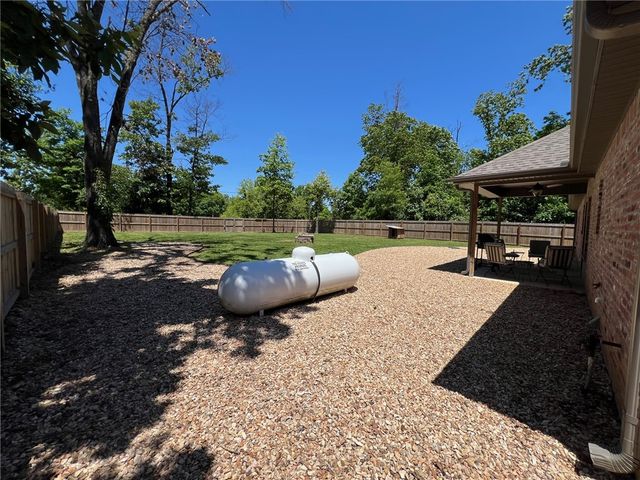 6 Eyemouth Drive, Bella Vista, AR 72715