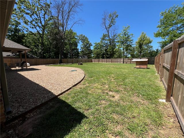 6 Eyemouth Drive, Bella Vista, AR 72715