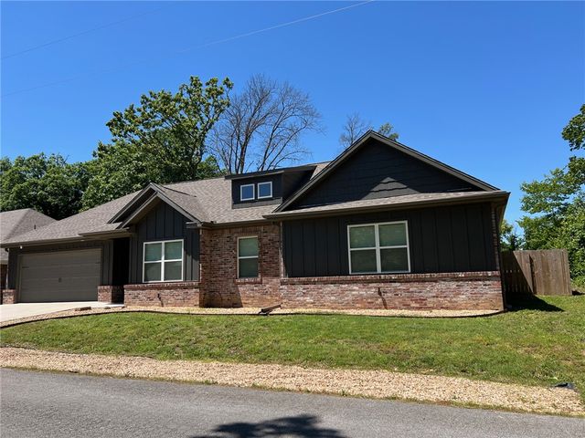 6 Eyemouth Drive, Bella Vista, AR 72715