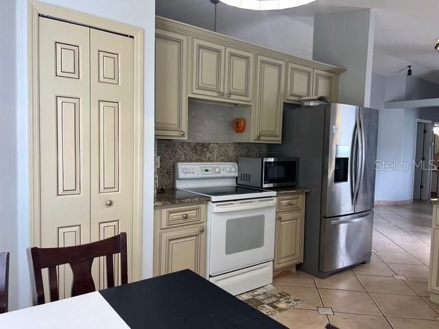 4125 HAMPSHIRE VILLAGE COURT, Orlando, FL 32822