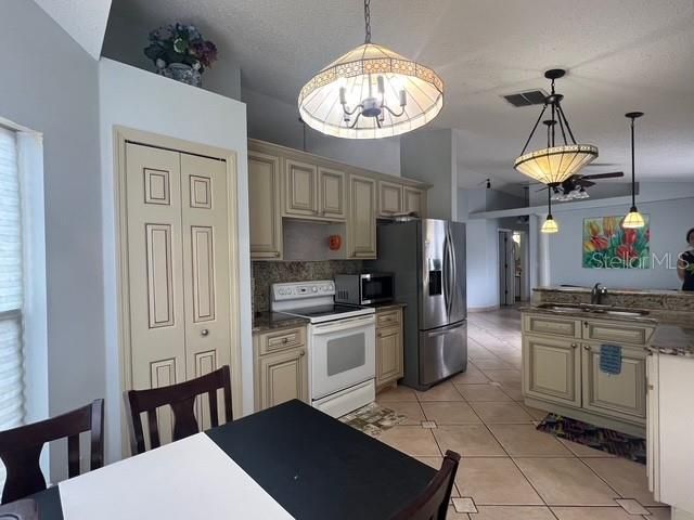 4125 HAMPSHIRE VILLAGE COURT, Orlando, FL 32822