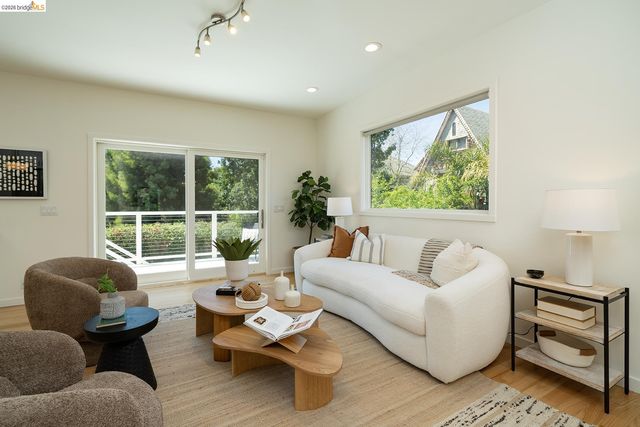 1908 Tenth St, Berkeley, CA 94710
