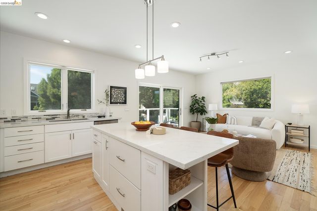 1908 Tenth St, Berkeley, CA 94710