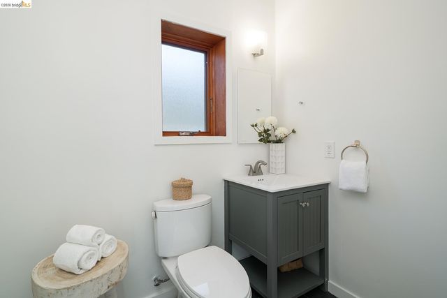 1908 Tenth St, Berkeley, CA 94710