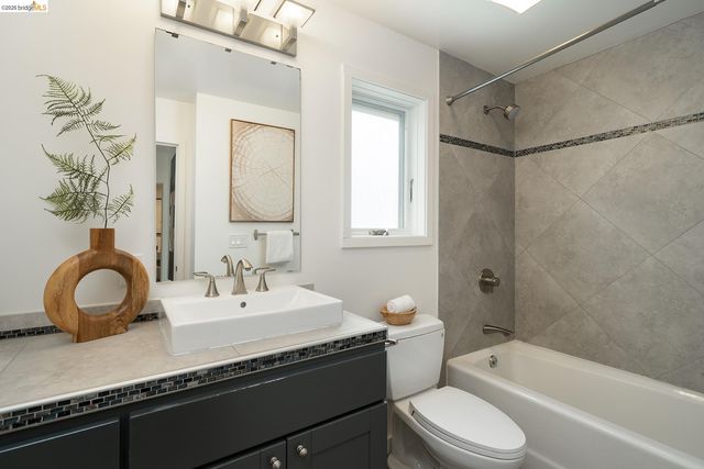 1908 Tenth St, Berkeley, CA 94710