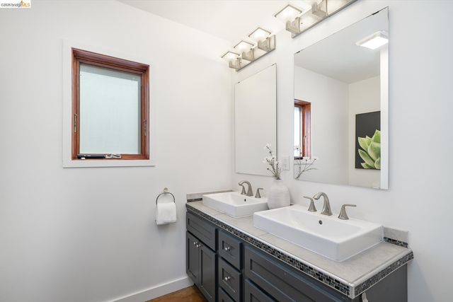 1908 Tenth St, Berkeley, CA 94710