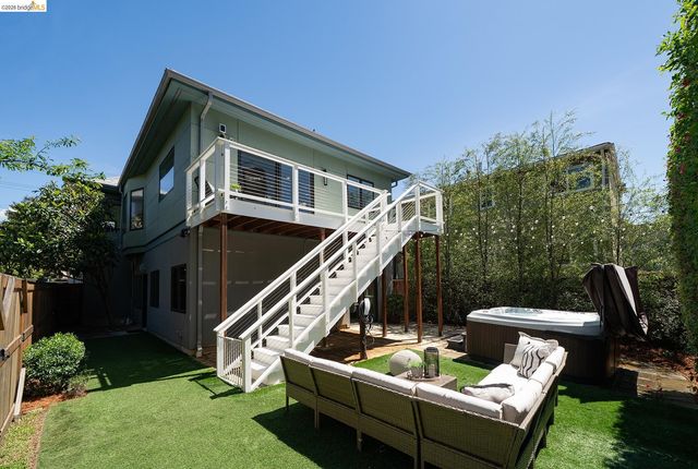 1908 Tenth St, Berkeley, CA 94710
