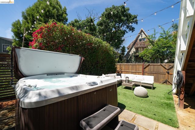 1908 Tenth St, Berkeley, CA 94710