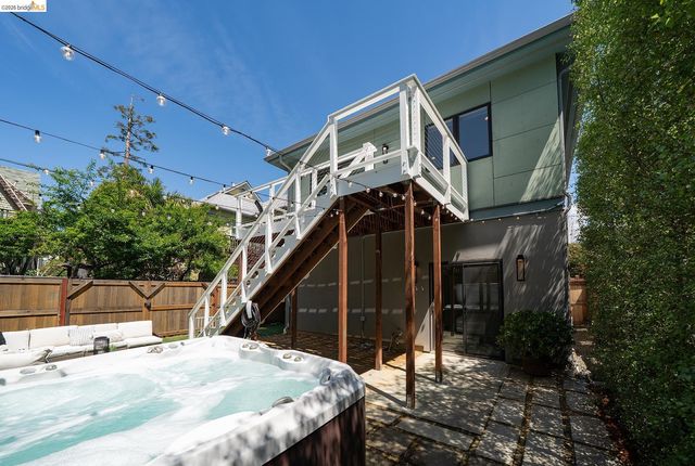 1908 Tenth St, Berkeley, CA 94710