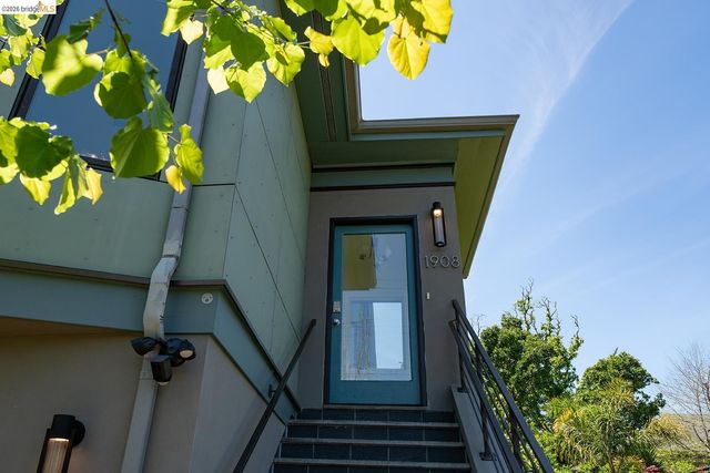 1908 Tenth St, Berkeley, CA 94710