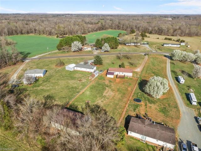 3549 Flynt Road, Liberty, NC 27298