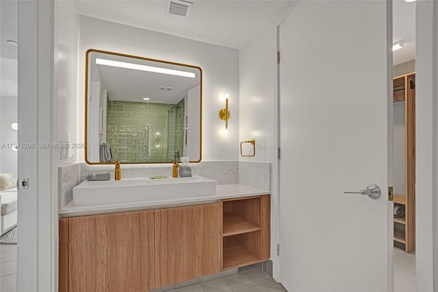 159 NE 6th St 3214, Miami, FL 33132