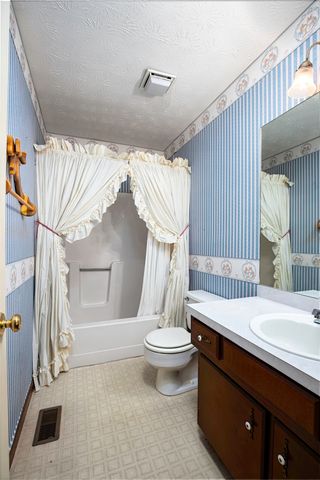 542 Berlin Drive, Versailles, KY 40383