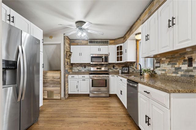 2745 Hastings Dr, Lower Burrell, PA 15068