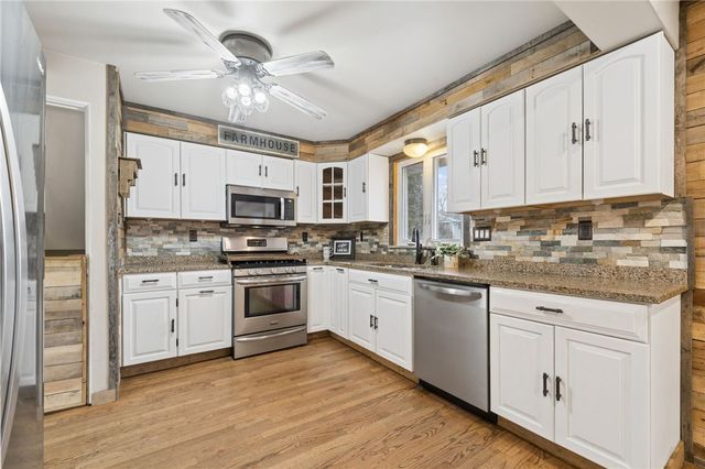 2745 Hastings Dr, Lower Burrell, PA 15068