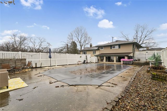 2745 Hastings Dr, Lower Burrell, PA 15068