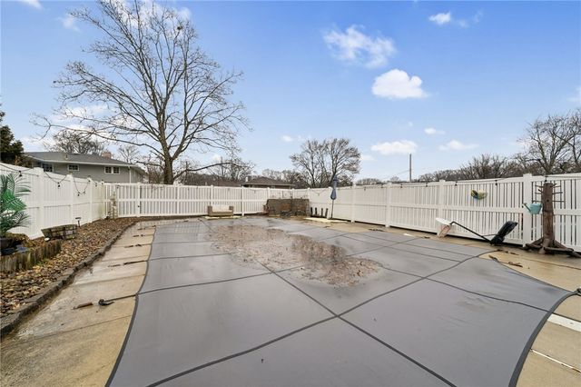 2745 Hastings Dr, Lower Burrell, PA 15068