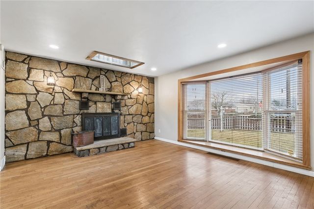 2745 Hastings Dr, Lower Burrell, PA 15068