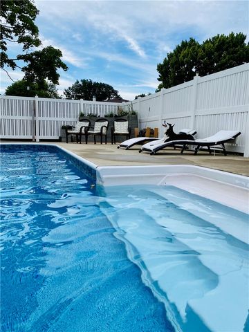 2745 Hastings Dr, Lower Burrell, PA 15068