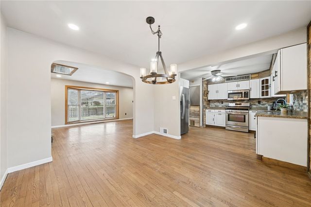 2745 Hastings Dr, Lower Burrell, PA 15068