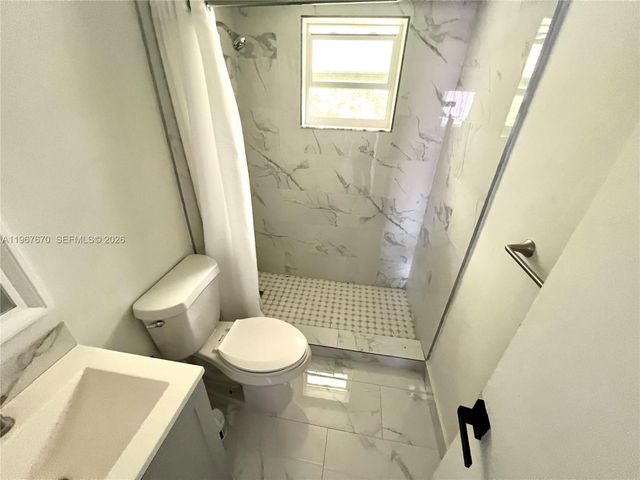 8027 Lake Dr 201, Doral, FL 33166