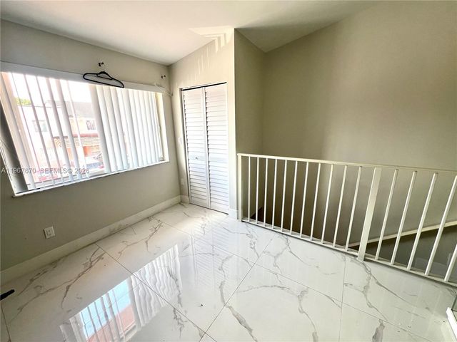 8027 Lake Dr 201, Doral, FL 33166