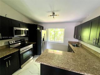 8027 Lake Dr 201, Doral, FL 33166