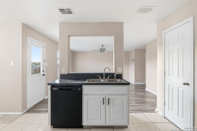 5519 Red Cyn, San Antonio, TX 78252