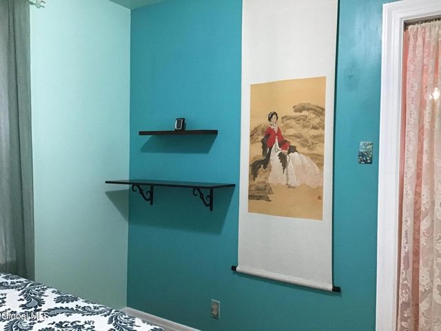 3 Crescent Drive, Albany, NY 12208