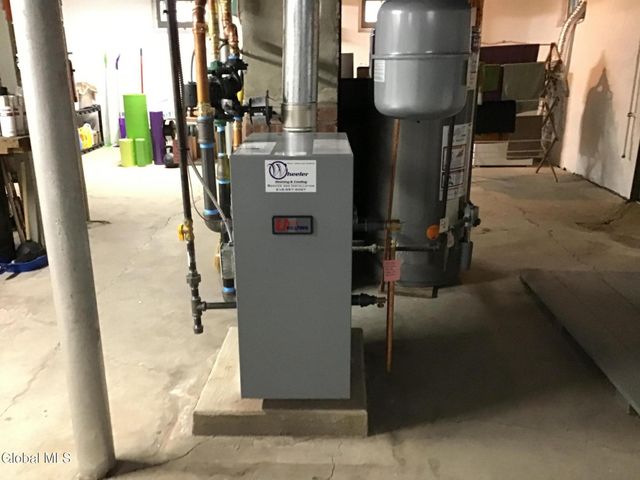 3 Crescent Drive, Albany, NY 12208