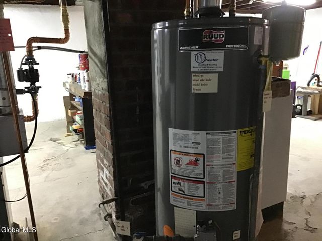 3 Crescent Drive, Albany, NY 12208